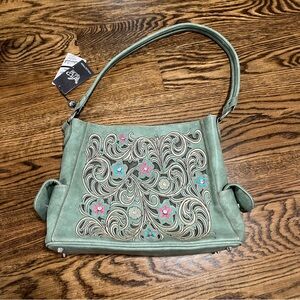 Chic Embroidered Shoulder Bag in Green
